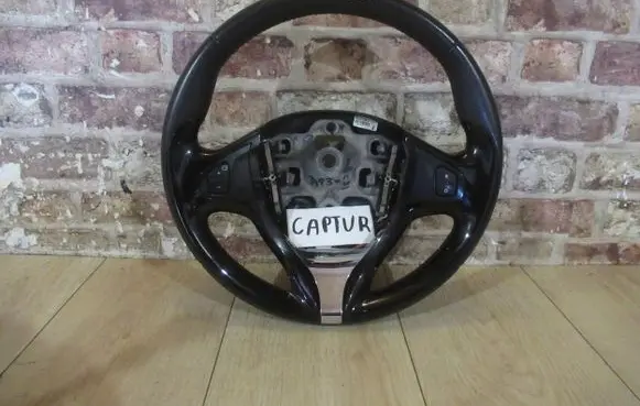Renault Captur Steering wheel