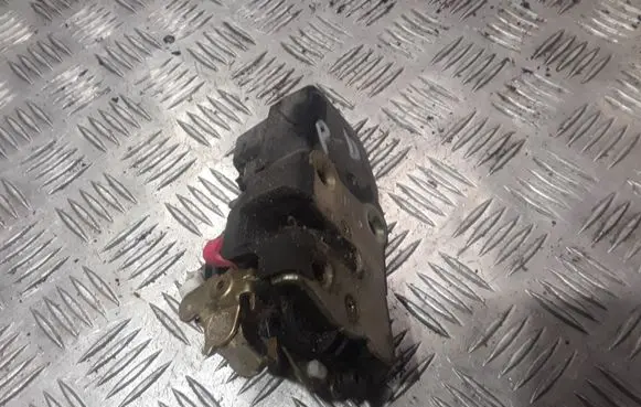 Chrysler PT Cruiser Front door lock