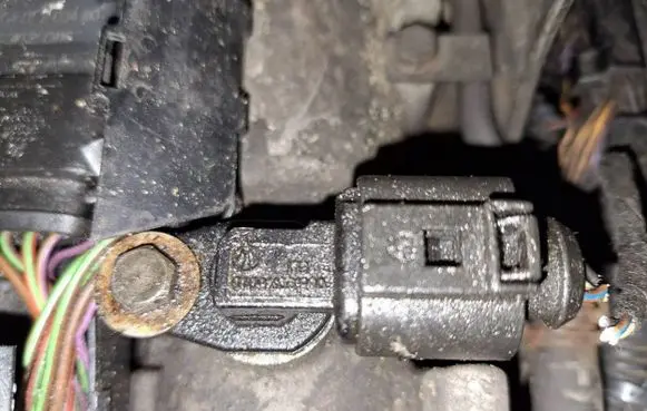 Volkswagen Golf V Camshaft position sensor 036907601d
