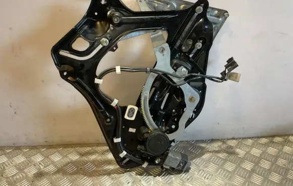 BMW 8 E31 Vent/Glass mechanism 0130821274 8354329