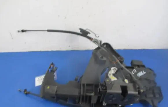 Volvo S40 Front door lock 30699154