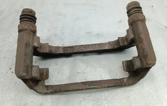 Honda FR-V Front Brake Caliper Pad/Carrier 53B