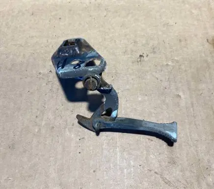 Mercedes-Benz 190 W201 Engine bonnet/hood lock/latch loop/hook 2018800560