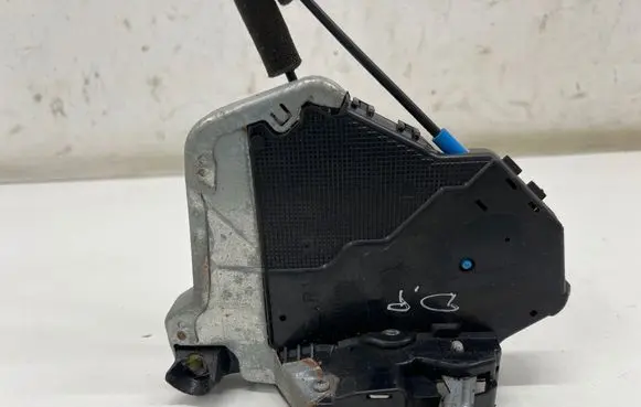 Toyota C-HR I Front door lock 6K3008 A046693