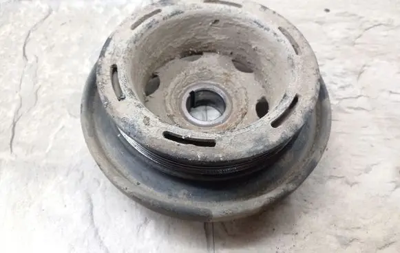 Mercedes-Benz Vito Viano W638 Crankshaft pulley A6110300503
