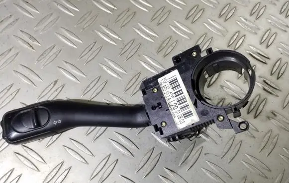 Volkswagen PASSAT B5.5 Indicator stalk 1J0953513A
