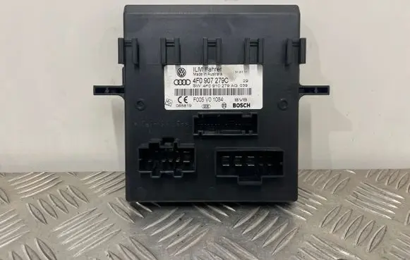 Audi Q7 4L Comfort/convenience module 4F0907279C 4F0910279AG