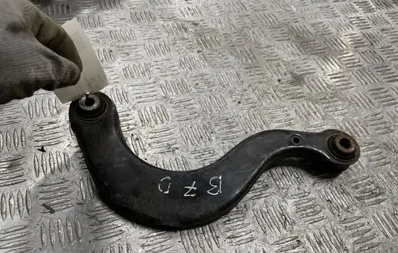 Volkswagen PASSAT B7 Rear upper control arm/wishbone