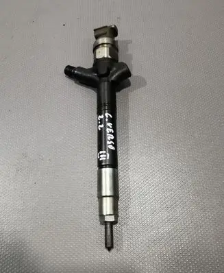 Toyota Corolla Verso AR10 Fuel injector 236700R170