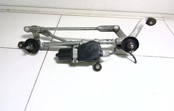 Nissan Leaf II (ZE1) Front wiper linkage and motor C118A