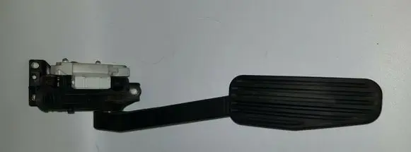 Volvo S60 Accelerator throttle pedal 30636003