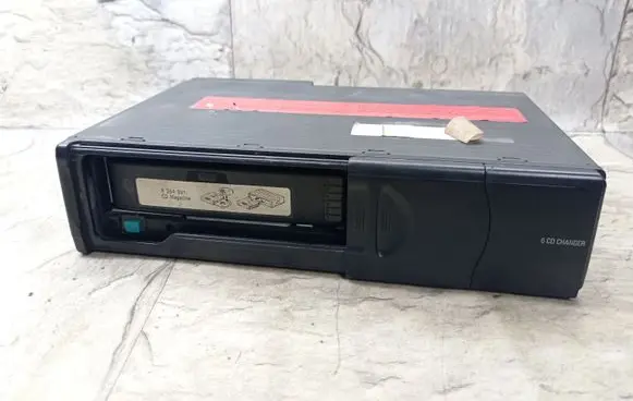 BMW 3 E46 CD/DVD changer 6913389