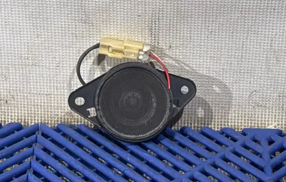 Toyota Prius+ (ZVW40) Panel speaker 861600WF80