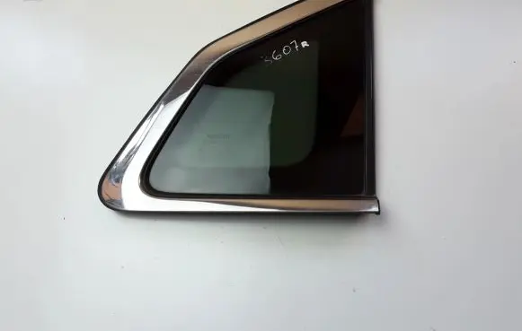 Nissan Qashqai Rear side window 833124EA0A
