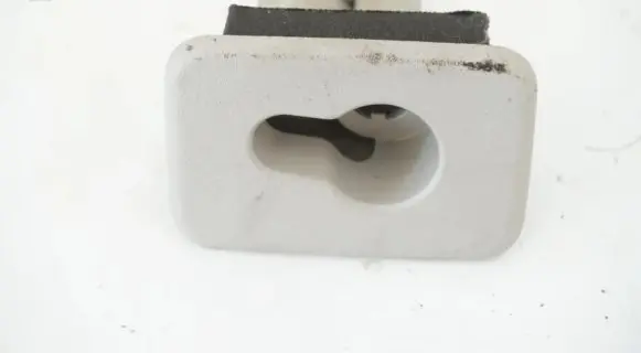 Opel Zafira B Bracket in trunk/boot 