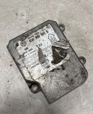 Volkswagen PASSAT B5 Airbag control unit/module 6Q0909605B