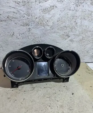 Opel Insignia A Speedometer (instrument cluster) 12844140