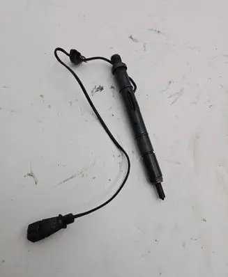 Audi A6 S6 C5 4B Fuel injector 059130202 0432133837