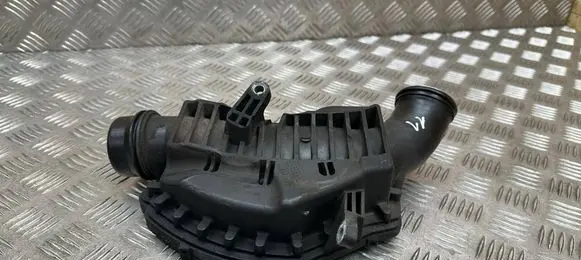 Mercedes-Benz E C207 W207 Intake resonator 0112765C
