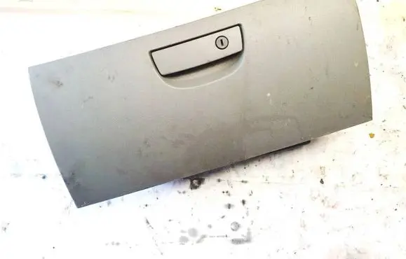 Glove box