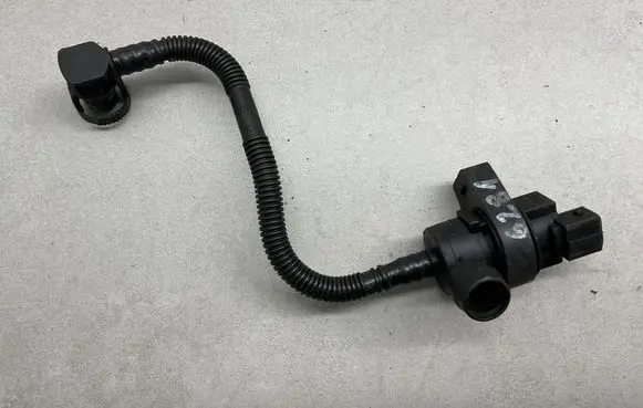 BMW 1 E81 E87 Fuel tank valve 7512582