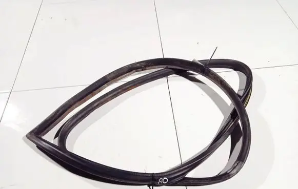Audi 100 S4 C4 Rubber seal front coupe door 