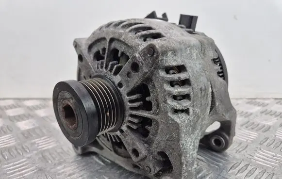 BMW 5 F10 F11 Generator/alternator 7605061