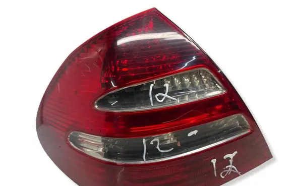Mercedes-Benz E W211 Rear/tail lights A2118200364
