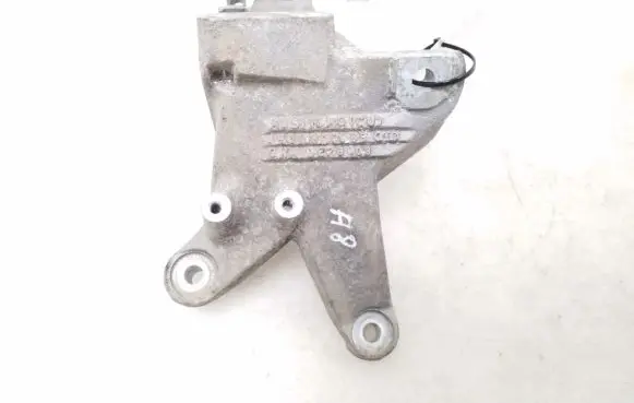 Audi A8 S8 D3 4E Engine mounting bracket 4E0199308BB