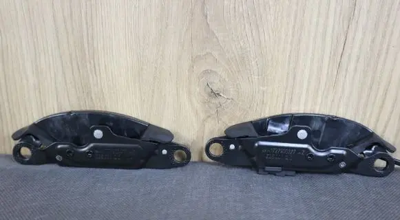 Mercedes-Benz SLK R172 Convertible roof lock latch cylinder 1727900377 A1727900377 1727900477