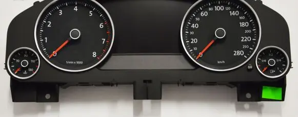Volkswagen Touareg II Speedometer (instrument cluster) 7P6920881C