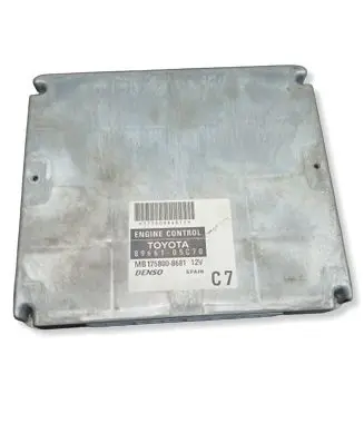 Toyota Avensis T250 Engine control unit/module 1758008681 8966105C70 MB1758008681