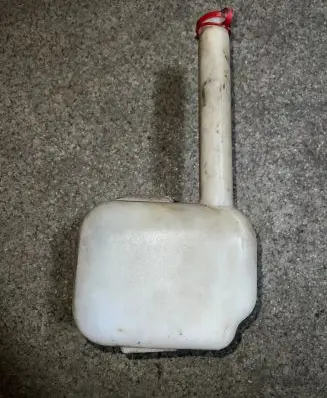 BMW 5 E28 Windshield washer fluid reservoir/tank 1373287