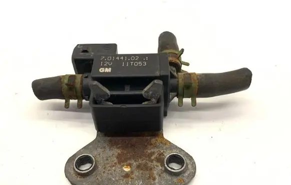 Opel Insignia A Fuel pressure regulator 70144102