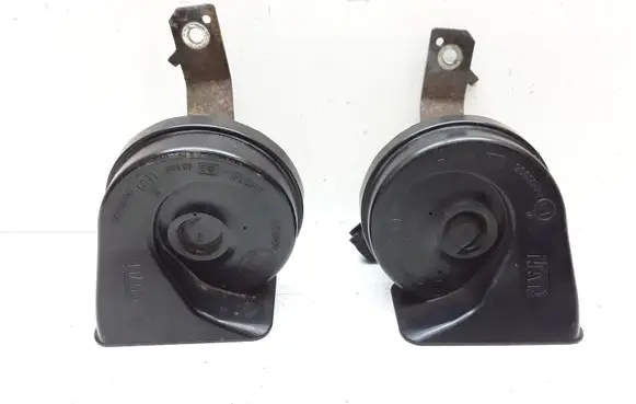 Volvo V70 Horn signal 08635072 08635071