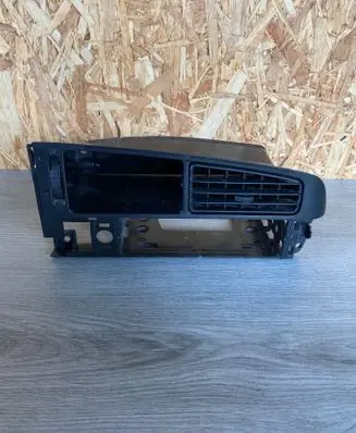 Volkswagen Golf III Dash center air vent grill 1H6819736 1H6819732