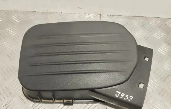 Maserati Quattroporte Air filter box cover 670001584