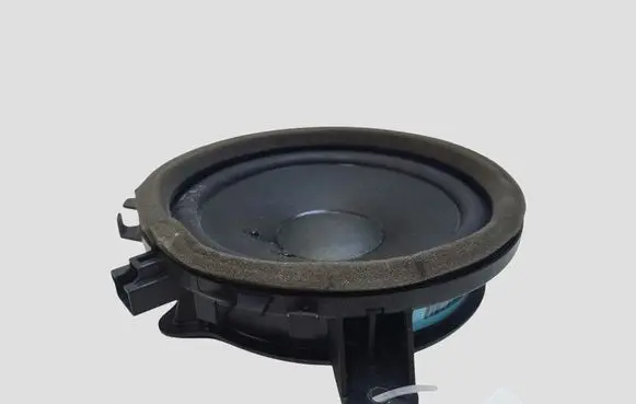 Volvo V70 Front door speaker 30657445