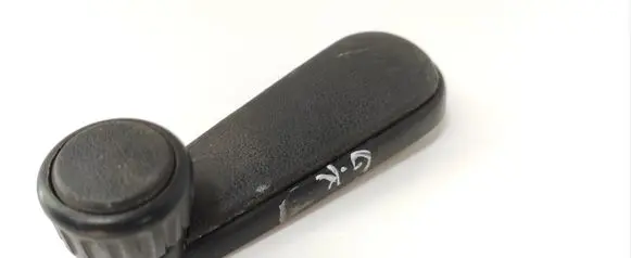 Volkswagen Jetta II Rear door window winding handle 191837579