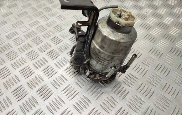 Toyota Avensis T270 Fuel filter housing 233000R070