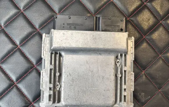 Ford Focus Engine control unit/module ECU 5M5P12B565AJ 5M5P14C337AJ 5WP22350AG