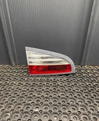 Tailgate rear/tail lights