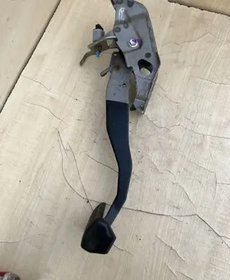 Toyota C-HR I Brake pedal 8951047040