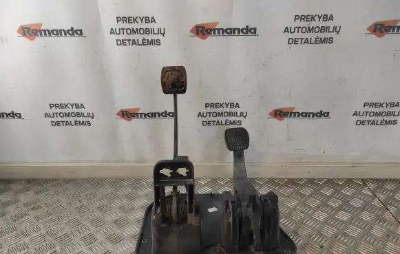 Iveco Daily 35 - 40.10 Pedal assembly 504068715