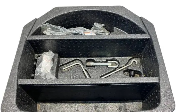 Toyota Avensis T270 Glove box in trunk 6477702170