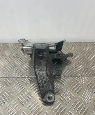 Audi A8 S8 D4 4H Engine mounting bracket 4H0199308AC