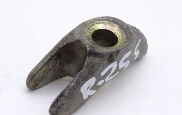 Renault Master II Fuel Injector clamp holder