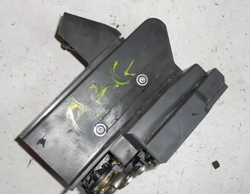 Dacia Sandero Rear door lock 825033585RG