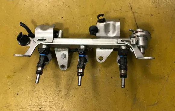 Dacia Sandero II Fuel injector 166007934R