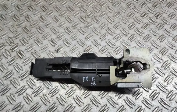 Nissan Juke I F15 Front door exterior handle/bracket 